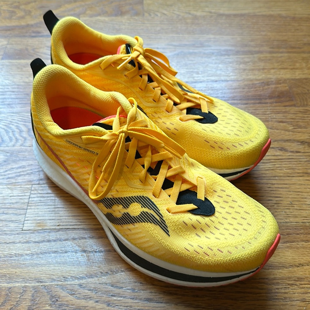 Men’s Saucony Endorphin Speed 2 with Speedroll Technologyy running shoe